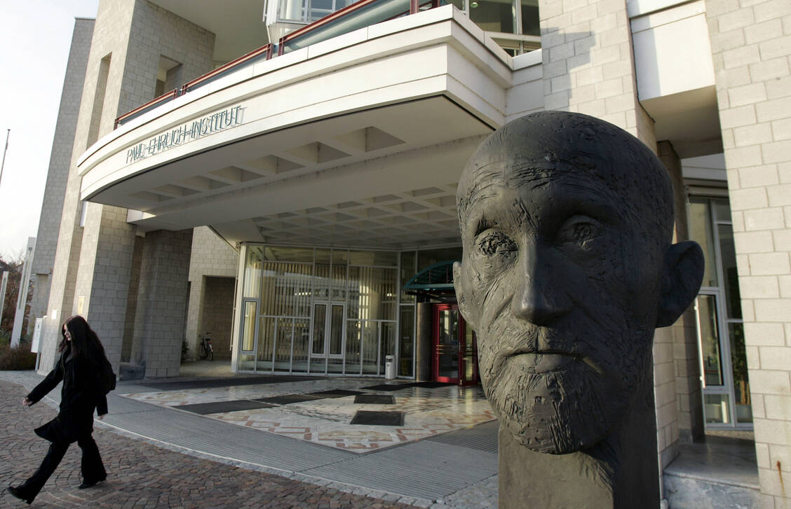 Sanierungs- und Modernisierungsbedarf: Das bisherige PEI-Gebäude und die Technik stoßen mittelfristig an ihre Grenzen. / Foto: picture alliance/Frank May/dpa