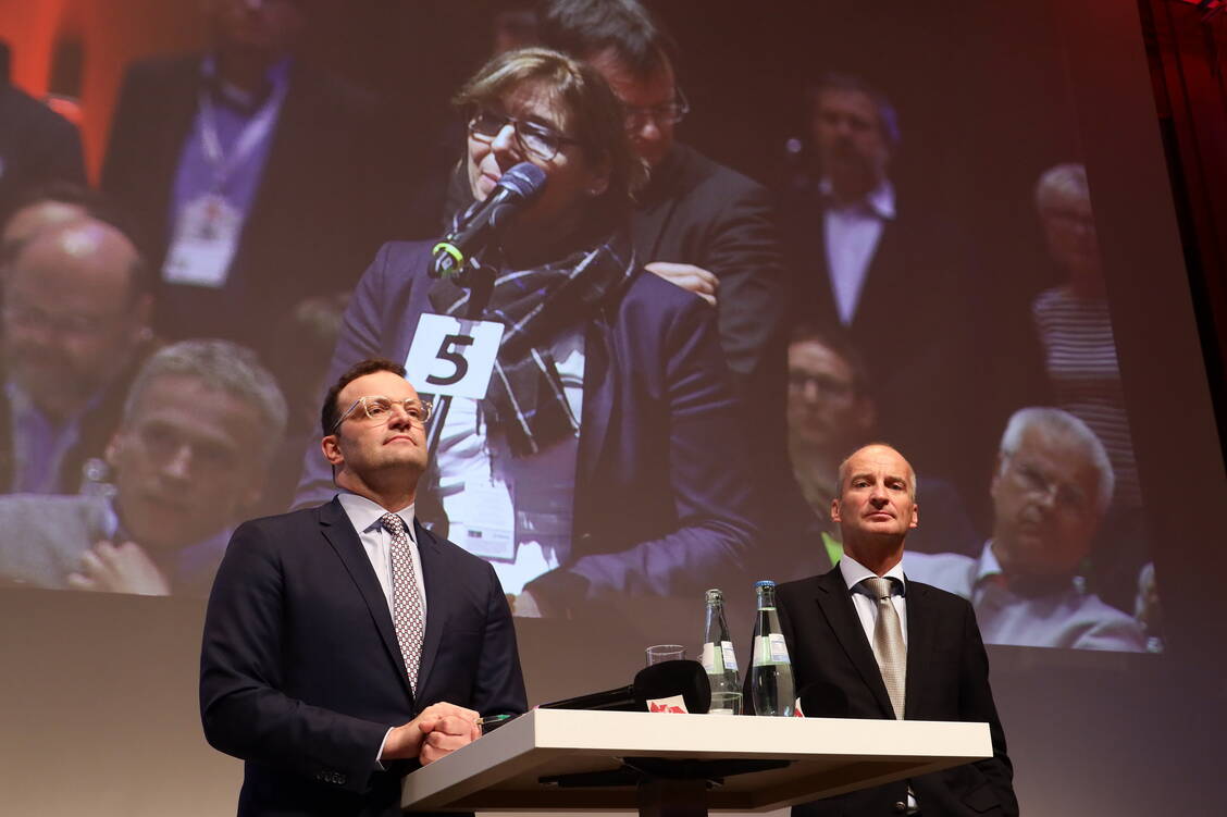 Spahn stellte die Apotheker vor die Wahl: Rx-Versandverbot oder Apothekenreform. / Foto: PZ/Alois Mueller