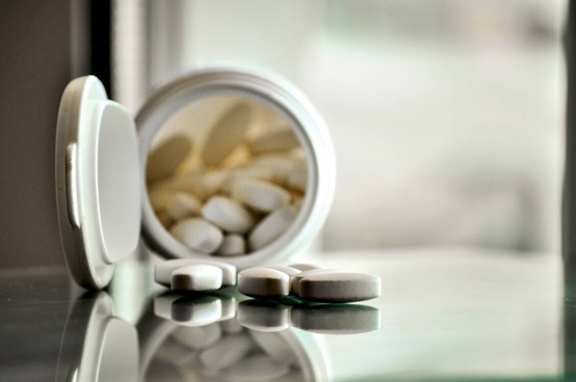 Helfen Antibiotika gegen Erkältung? Wie verbreiten sich Resistenzen? Eine neue EU-Umfrage unter Fachkräften zeigt, dass noch Schulungsbedarf besteht. / Foto: istockpoto/ANDROMACHI