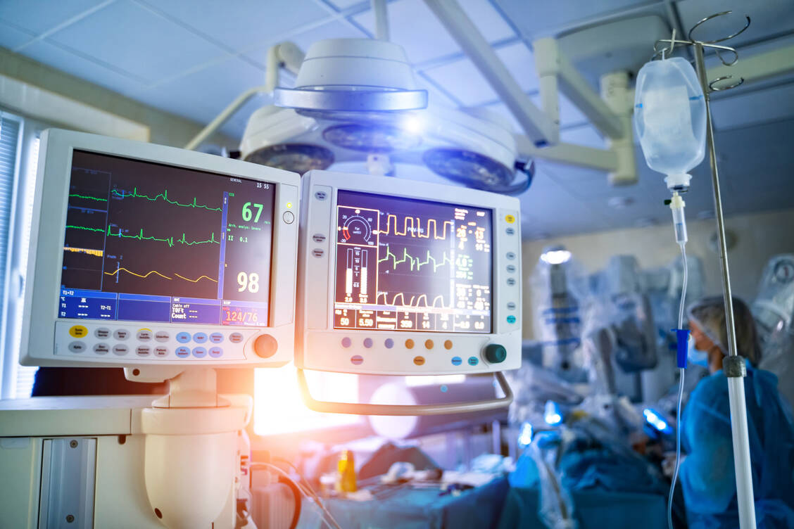 Wer kritisch an Covid-19 erkrankt und invasiv beatmet werden muss, hat derzeit eine etwa 60-prozentige Überlebenschance. / Foto: Adobe Stock/Vadim