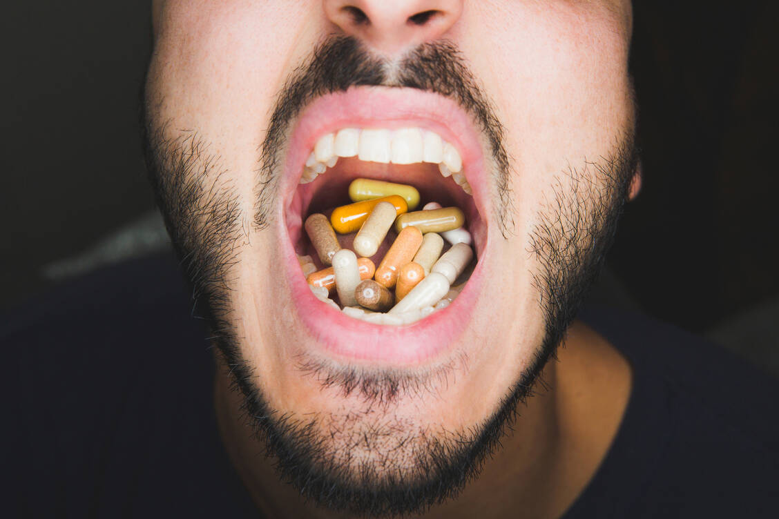 Keines der getesteten Produkte verfügt laut der Stiftung Warentest über eine ausreichende Evidenz, die den Nutzen belegt.  / Foto: Getty Images/Jena Ardell
