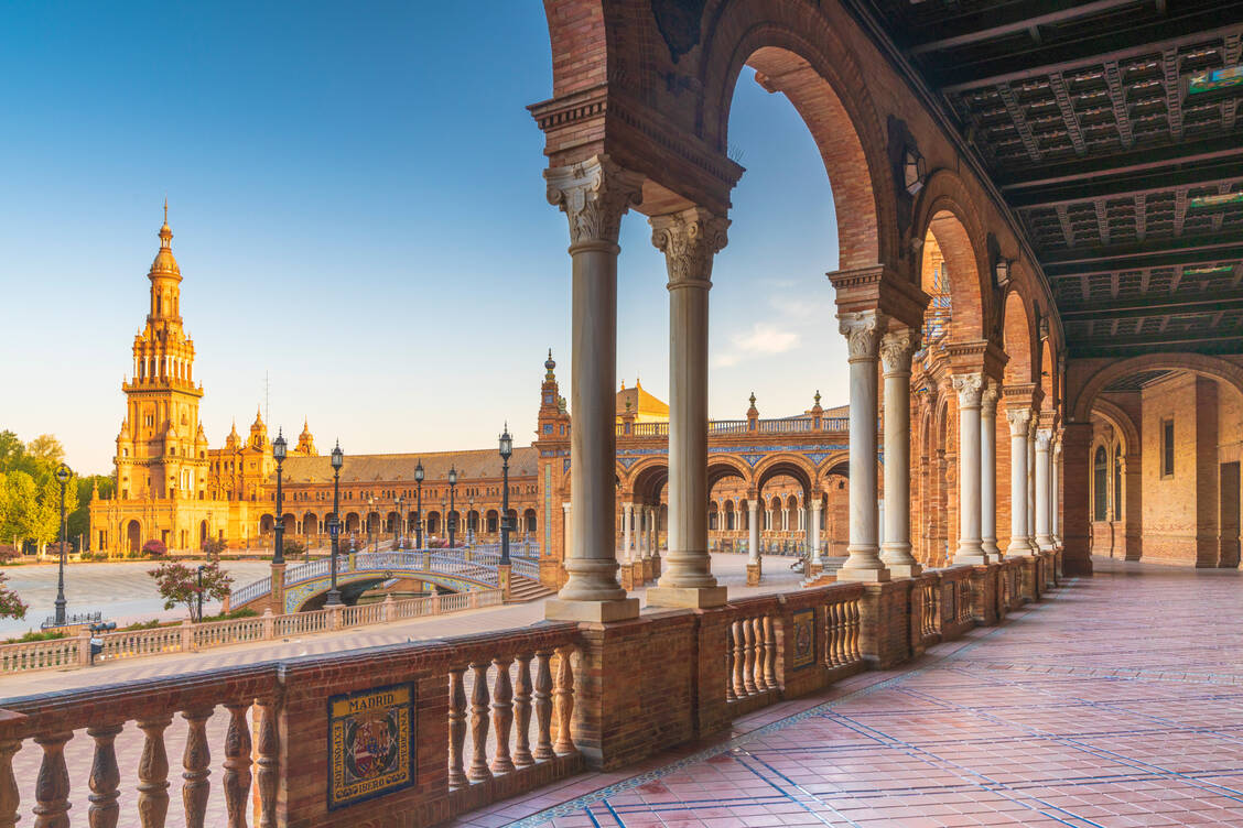 Der Kongress des Weltapothekerverbands findet nicht wie geplant in diesem Jahr in Sevilla statt, sondern ein Jahr später. / Foto: Getty Images/Roberto Moiola