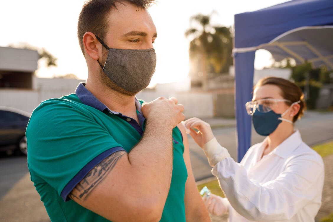 In Neuseeland und den USA impfen Apotheker seit Beginn der Corona-Pandemie gegen Influenza, zum Teil auch auf Parkplätzen. Covid-19-Impfungen sollen demnächst folgen. / Foto: Getty Images/Capuski