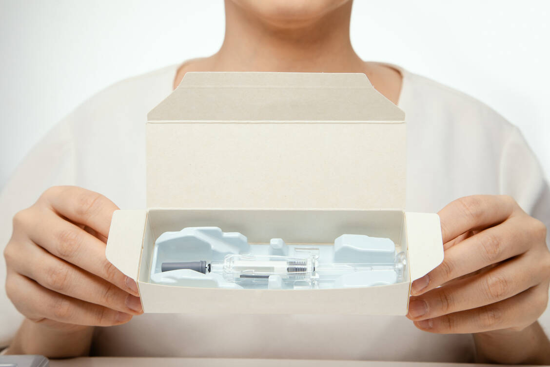 Biosimilars sind die deutlich kostengünstigeren »Nachbauten« biotechnologisch hergestellter Arzneimittel. Sie werden häufig subkutan als Spritze verabreicht. / Foto: Adobe Stock/Shotmedia