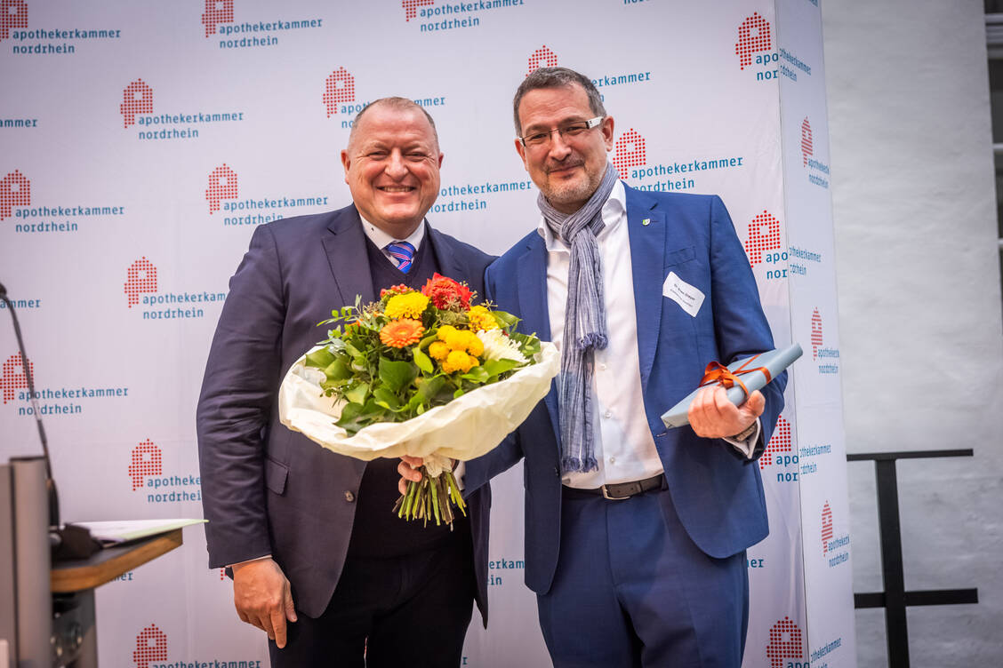 Armin Hoffmann und Sven Dreyer beim Neujahrsempfang der Apothekerkammer Nordrhein. / © Stephan Schuetze
