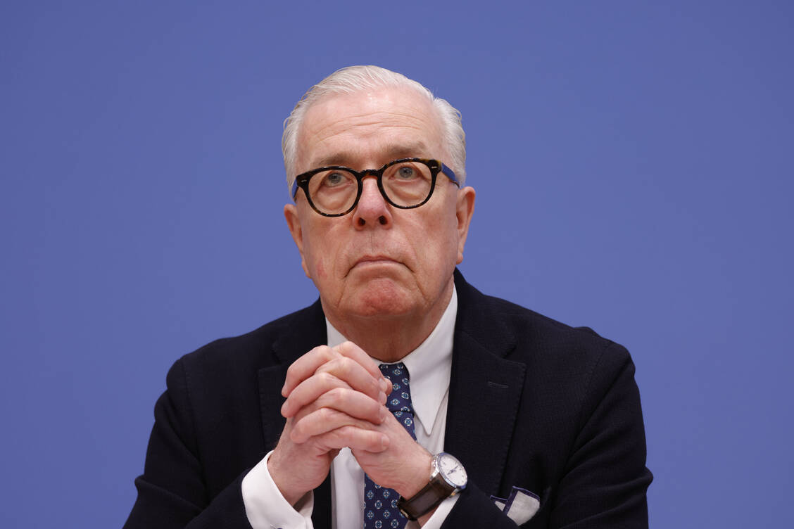 Ärztepräsident Klaus Reinhardt spricht sich für eine bessere Patientensteuerung aus.  / © IMAGO/Metodi Popow