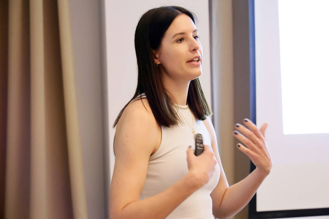 Wie Apotheken in den sozialen Medien für sich und um Personal werben können, führte Recruiting-Beraterin Annika Reinke beim PZ-Management-Kongress aus.  / Foto: PZ/Alois Müller