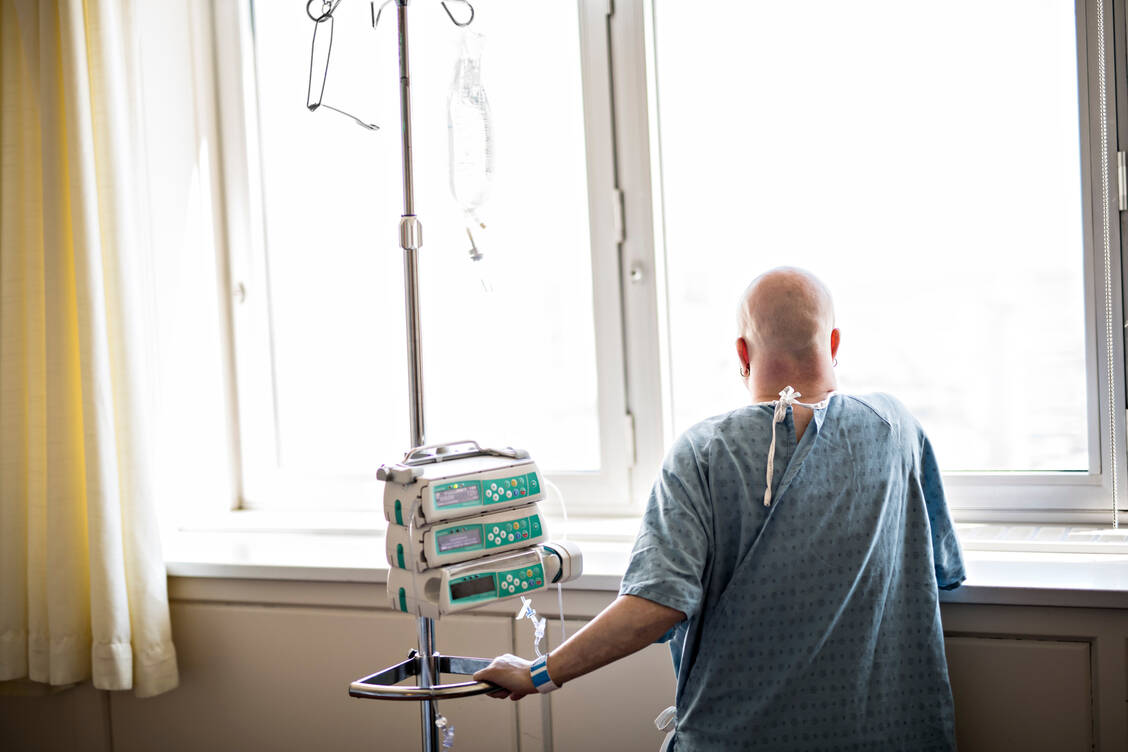 Viele Menschen mit Krebs verlieren aufgrund einer von Tumor- und Entzündungsprozessen verursachten Stoffwechselstörung lebensbedrohlich an Gewicht. Bei bestehendem Diabetes ist das Risiko einer Tumorkachexie erhöht. / © Adobe Stock/Louis-Photo