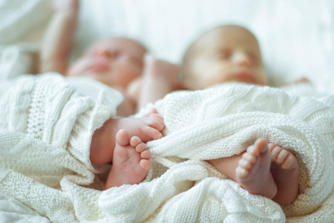 20.550 Zwillingskinder kamen 2024 in Deutschland auf die Welt. / © Getty Images/Эльмира Кугут