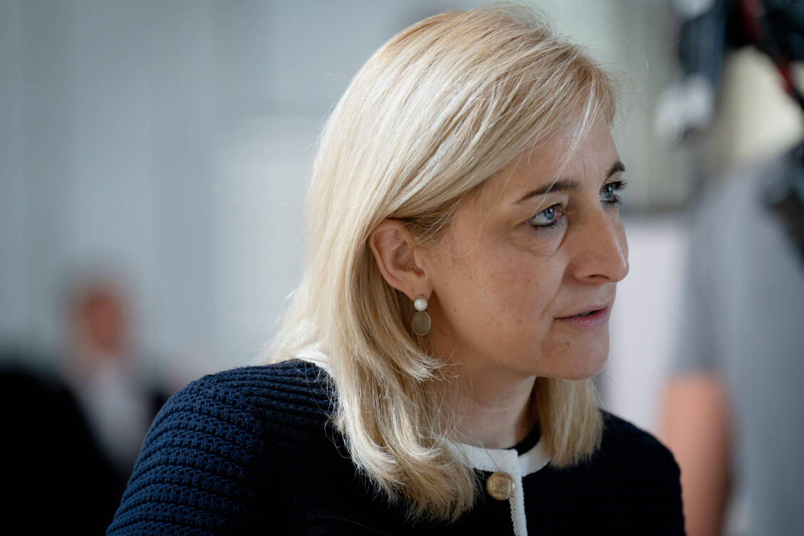 Warken positioniert sich für eine Zuckersteuer seitens der Herstellenden – die Entscheidung liegt allerdings nicht bei ihr allein.  / © IMAGO/Bernd Elmenthaler