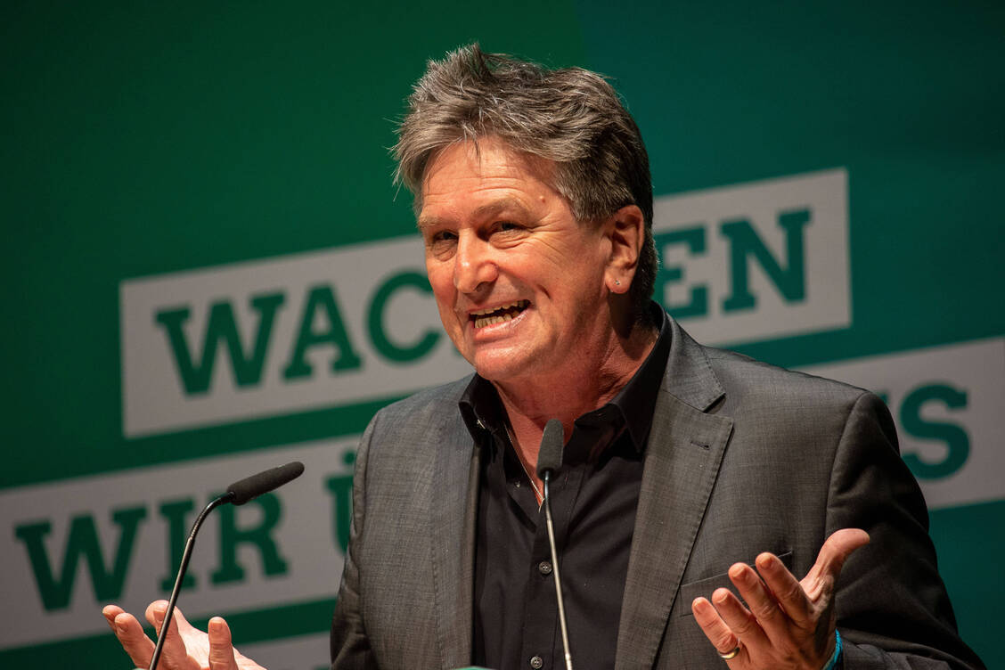 Manfred Lucha ist Minister für Soziales, Gesundheit und Integration des Landes Baden-Württemberg. Er will die Apotheken des Landes stärken. / Foto: Imago Images/Eibner