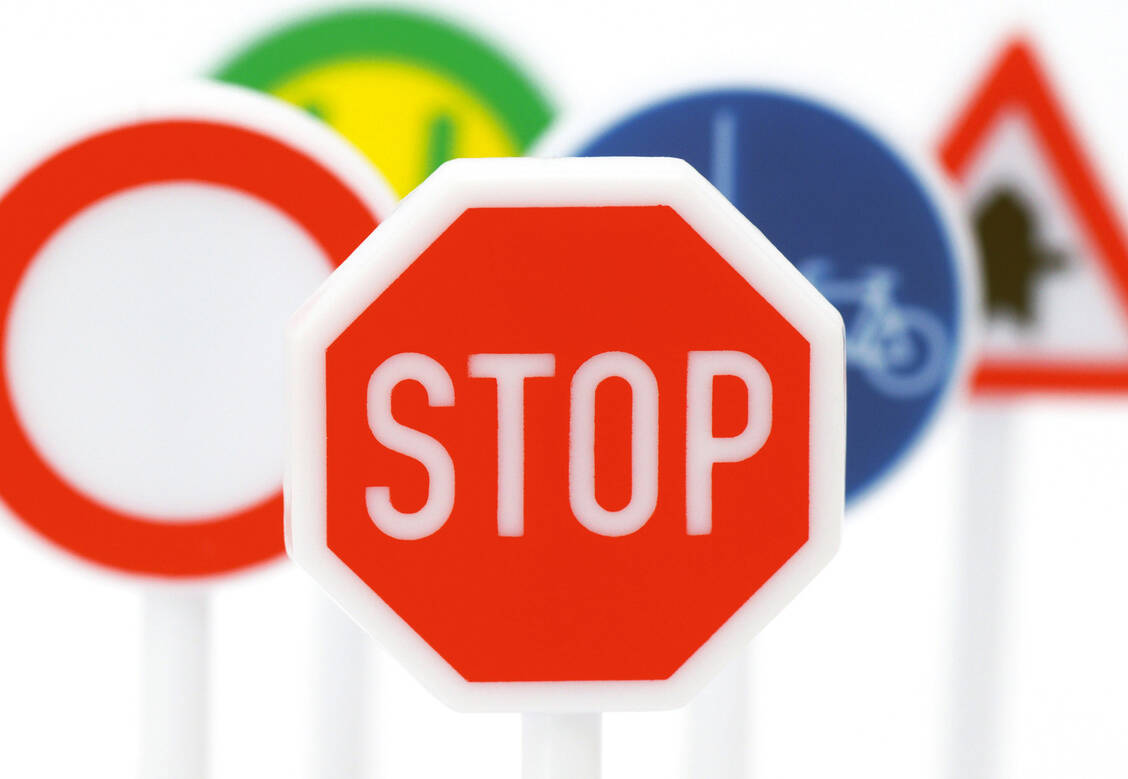 Ein Stopp für das Versenden von verschreibungspflichtigen Arzneimitteln fordert der Verband innovativer Apotheken (via). / Foto: Fotolia / Doc RaBe