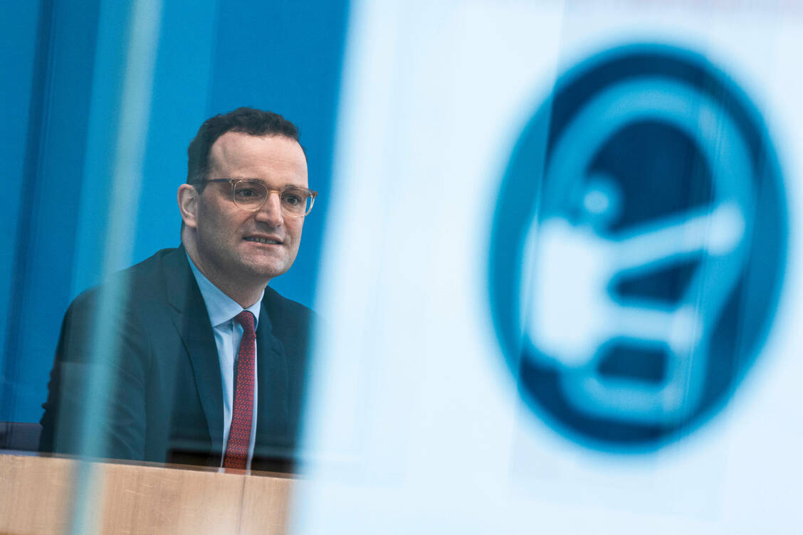Bundesgesundheitsminister Jens Spahn hat in der ersten Pandemiewelle auch Masken bei einer Doc Morris-Tochter gekauft. / Foto: imago images/photothek