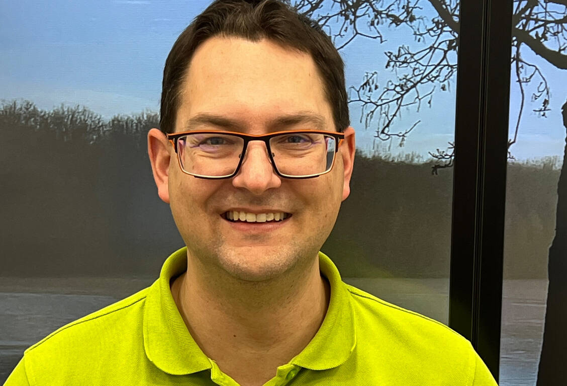 Weil das E-Rezept vor allem morgens oft hakt, öffnet eine Apotheke jetzt später. Apotheker Tobias Powalowski berichtet. / Foto: St. Martin Apotheke