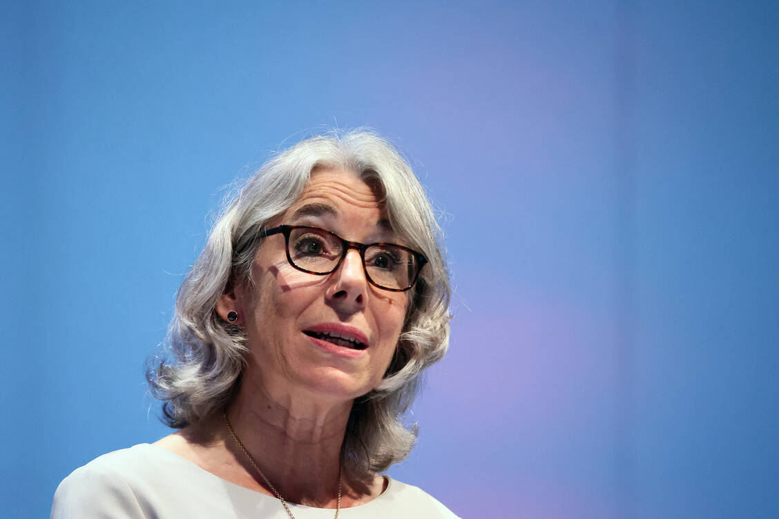 ABDA-Präsidentin Gabriele Regina Overwiening hält den Ruf der Kassen nach Einblick in die Apothekenwarenlanger für nicht zielführend zur Bekämpfung der Engpass-Problematik. / Foto: PZ/Alois Mueller