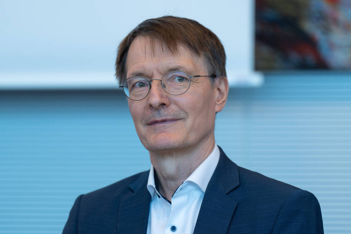 Gesundheitsminister Karl Lauterbach kann sich Gesundheitschecks in Apotheken vorstellen. / Foto: IMAGO/Bernd Elmenthaler