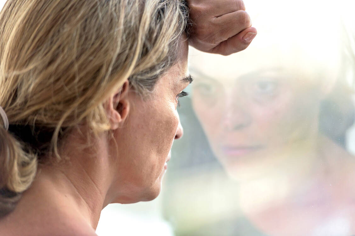 Bis ein Antidepressivum wirkt, vergehen einige Wochen. Esketamin hat diesen Nachteil nicht. / Foto: iStock/Juanmonino