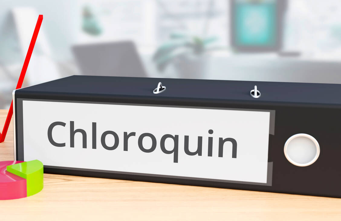 Der Fall »Chloroquin und Hydroxychloroquin bei Covid-19« ist noch nicht abgeschlossen. Aber es gibt immer mehr Hinweise darauf, dass die beiden Wirkstoffe nicht die in sie gesteckten Erwartungen erfüllen. / Foto: Adobe Stock/MQ-Illustrations