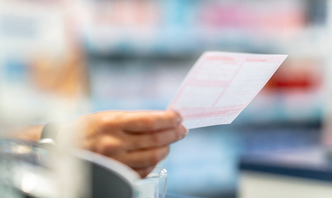 Cefuroxim gehört im Bereich der Antibiotika zu den Lieblingswirkstoffen der Ärzte. Das Antibiotikum sollte immer nach oder mit einer Mahlzeit eingenommen werden. / Foto: Adobe Stock / cineberg
