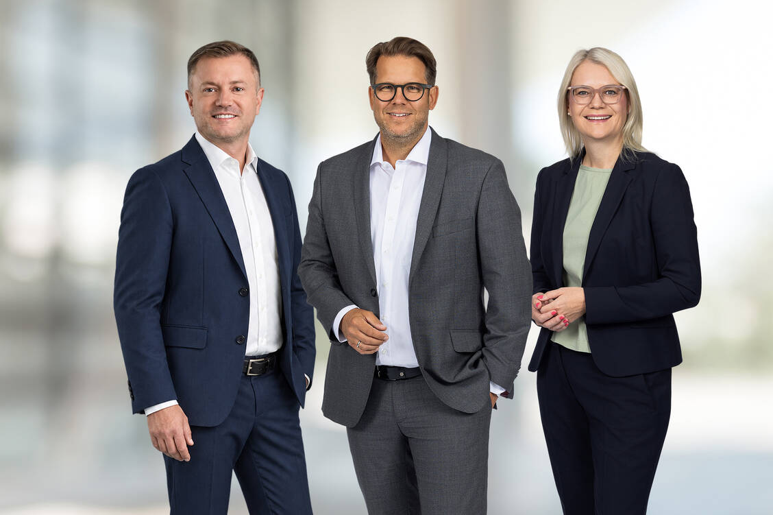 Den neuen Aufsichtsrat der Apotheken-Dachmarke Linda AG bilden (v. l. n. r.) Sebastian Kropp, Sven Simons und Christina Froböse. / © Linda AG