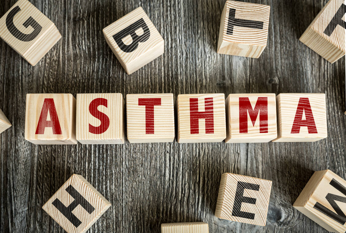 Als Add-on-Therapie für Betroffene mit schwerem Asthma ab zwölf Jahren kann in der EU nun auch Tezepelumab eingesetzt werden. / Foto: Adobe Stock/ gustavofrazao
