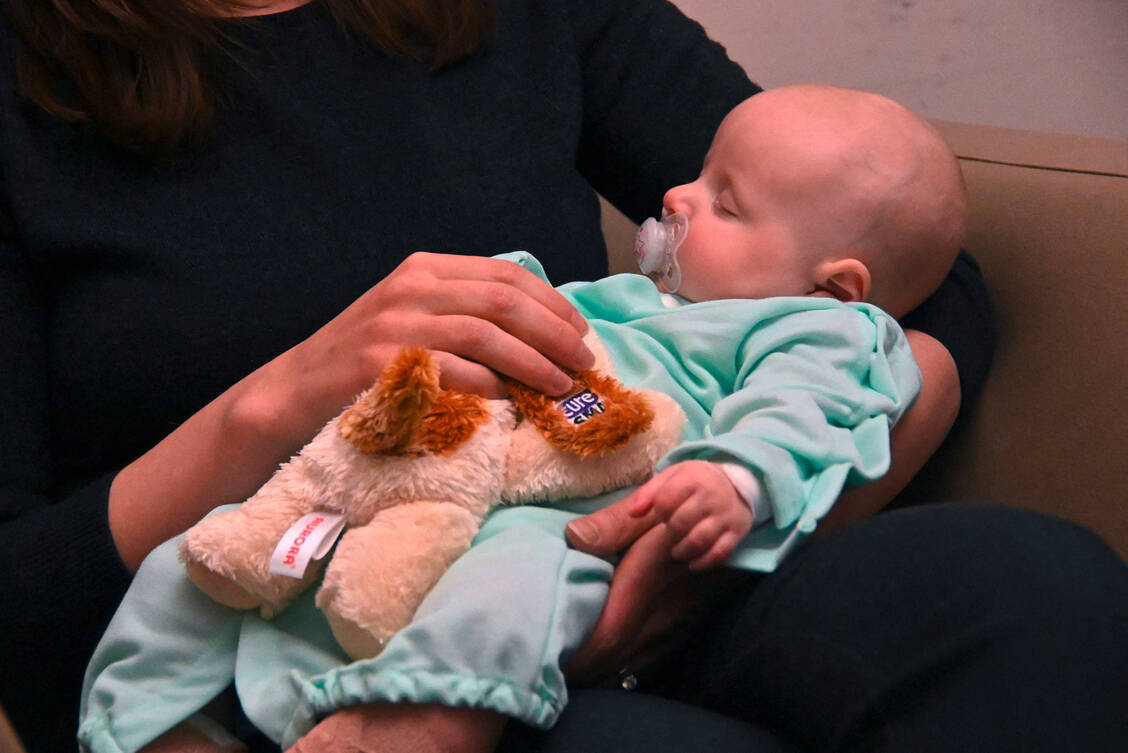 Mit Zolgensma werden sehr kleine Kinder wie die drei Monate alte Ainsley Cardente behandelt. So soll verhindert werden, dass Schäden an den Motoneuronen auftreten. / Foto: Picture Alliance/abaca