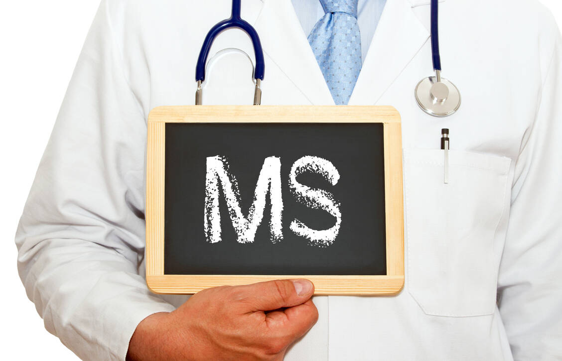Zur Behandlung der Multiplen Sklerose (MS) sind einige neue Wirkstoffe in der Entwicklung, unter anderem aus der Gruppe der Brutonkinase-Hemmer. Frexalimab weist ein anderes Wirkprinzip auf: Es handelt sich um einen CD40L-Antikörper.  / Foto: Shutterstock/docstockmedia