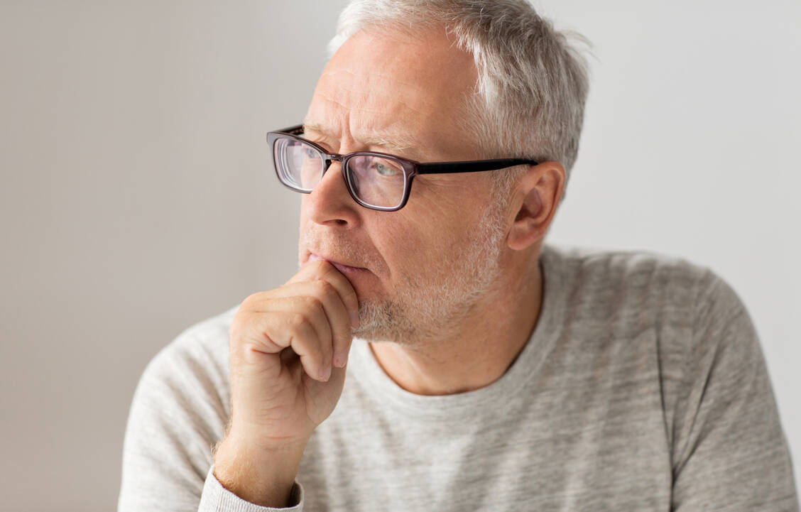 Probleme mit dem Kurzzeitgedächtnis kennt man nur allzugut: Wo hatte ich den Schlüssel hingelegt? Wie lautet mein Passwort? Wenn einem
solche Dinge aber schon ab der Lebensmitte regelmäßig nicht einfallen, kann das ein schlechtes Zeichen sein. / Foto: Adobe Stock/Syda Productions