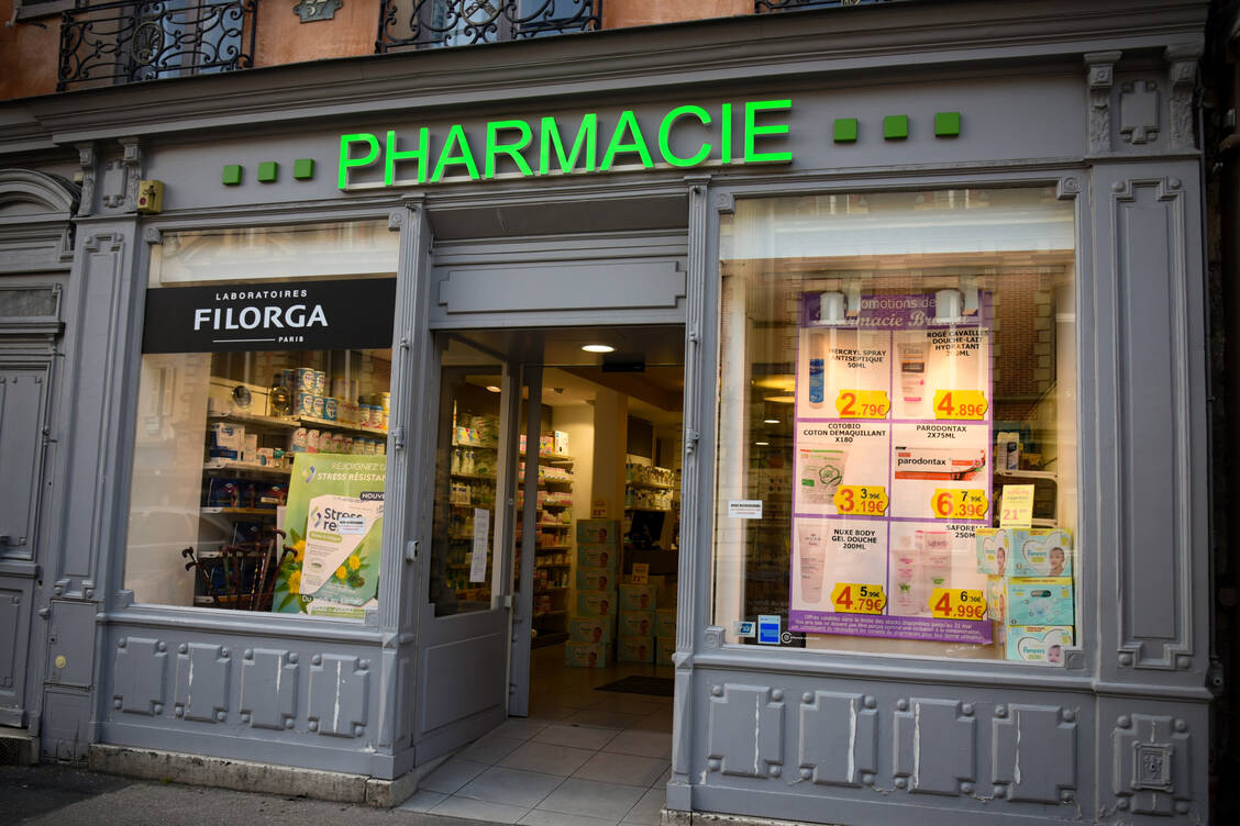 In Frankreich ist die Eigenbeteiligung für ein Arzneimittel abhängig von dessen medizinischem Nutzen. In jedem Fall müssen Patienten 50 Cent pro Packung zahlen. / Foto: Adobe Stock/AUFORT Jérome