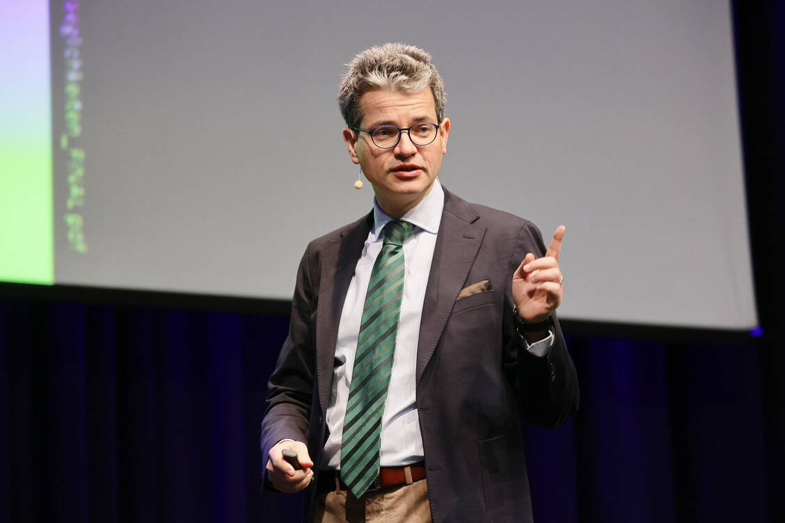 Privatdozent Dr. Stefan Wöhrl, Facharzt für Haut- und Geschlechtskrankheiten, Floridsdorfer Allergiezentrum Wien / Foto: PZ/Alois Mueller