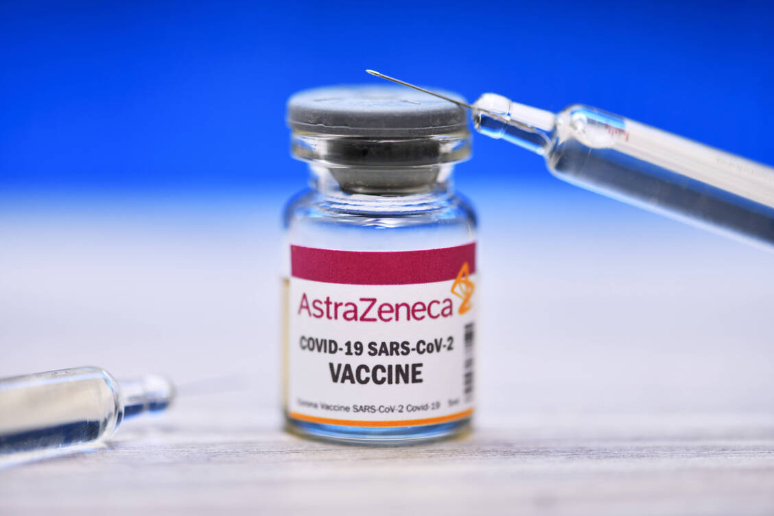 Die Vektorvakzine von Astra-Zeneca wird mit allergrößter Wahrscheinlichkeit der dritte zugelassene Covid-19-Impfstoff in der EU. / Foto: imago images/Christian Ohde