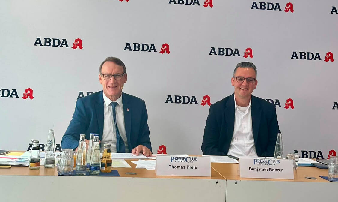 »Wir werden uns mit der Weiterentwicklung unserer Honorierung beschäftigen müssen, damit eben ganz klar die Versorgung vor Ort durch Vor-Ort-Apotheken gestärkt wird«, sagt ABDA-Präsident Thomas Preis. / © PZ / Paulina Kamm