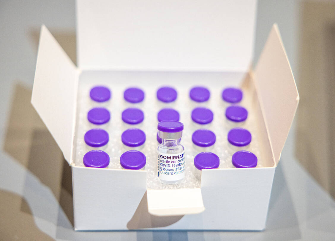 Covid-19-Impfstoffe wir das Biontech-Vakzin Comirnaty® können Ärzte schon ab Mitte November mit nur noch einer Woche Vorlauf bestellen.  / Foto: Imago Images/Eibner Europa