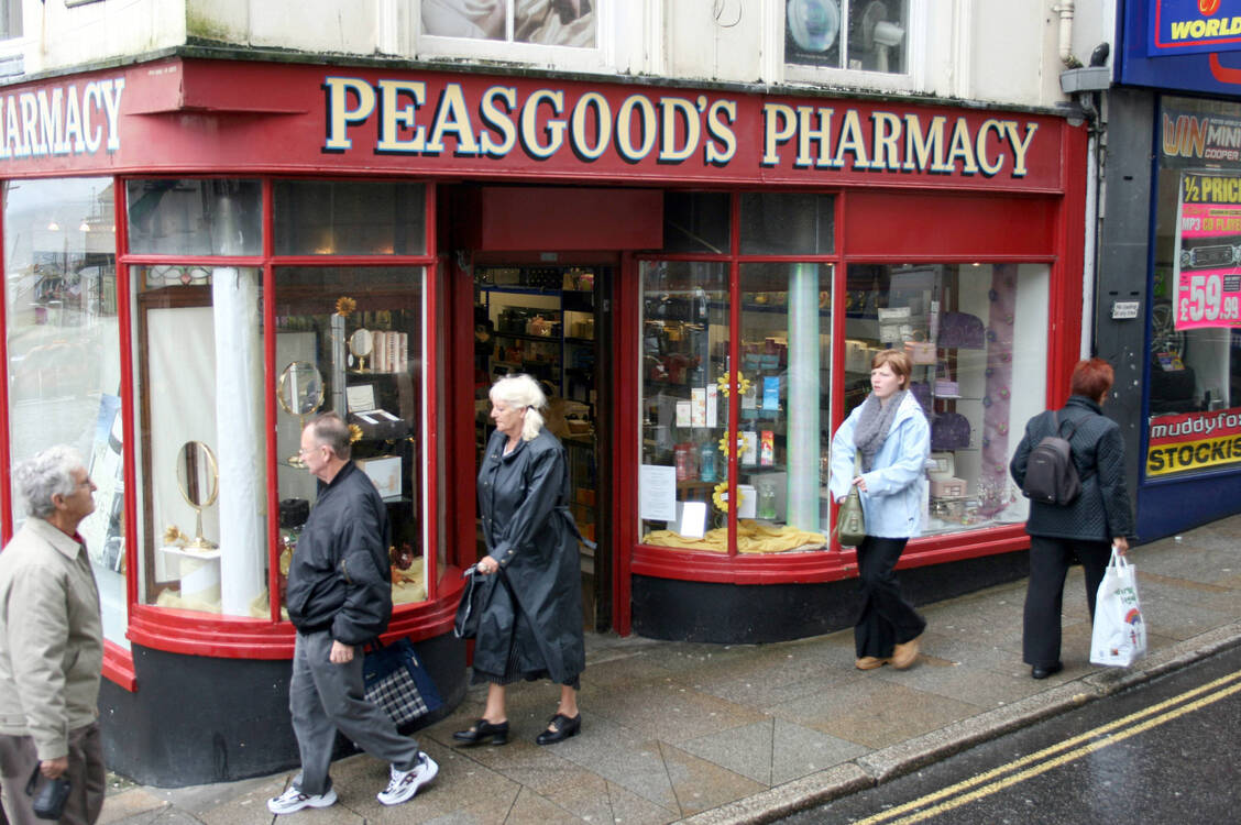 Der UK-Apothekerverband National Pharmaceutical Association hat die Auswirkungen der Inflation auf die Offizinen im Land untersuchen lassen. / Foto: Imago Images/Jürgen Schwarz