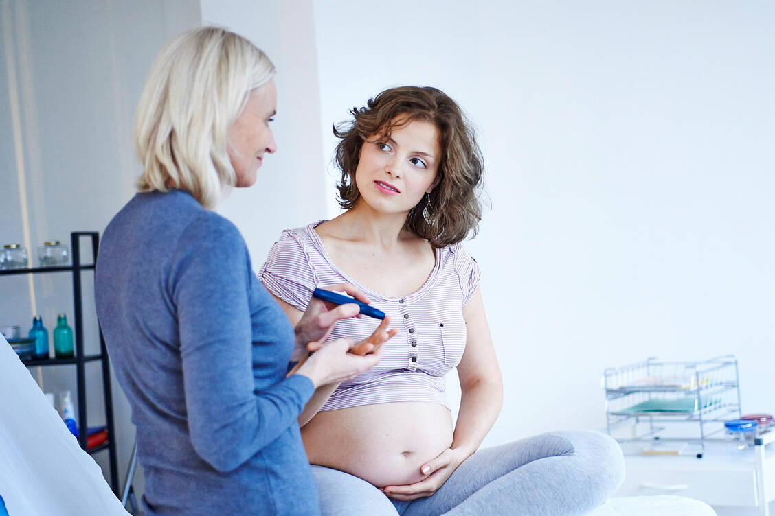 Seit 2012 gehört das Screening auf Schwangerschaftsdiabetes zur Routineuntersuchung bei werdenden Müttern. Doch viele Kassen erstatten die Glucose-Fertiglösung für den Test nicht mehr.  / Foto: Your Photo Today