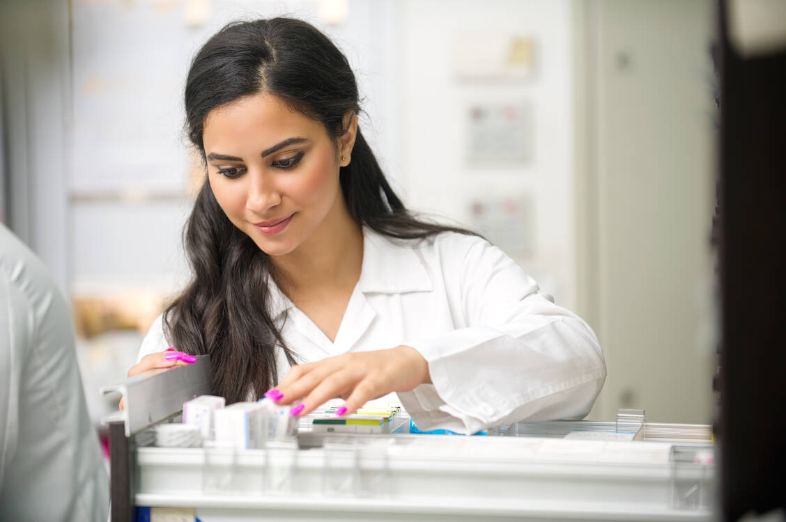 Ab 1. Juli sollen in der Apotheke neue Regeln zum Umgang mit Importen greifen. / Foto: Shutterstock/diplomedia