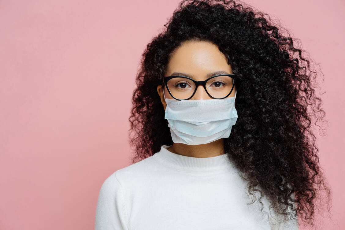 Die Arzneimittelbehörden schätzen das Nutzen-Risiko-Verhältnis aller Covid-19-Impfungen für alle Altersgruppen als positiv ein. / Foto: Adobe Stock/VK Studio