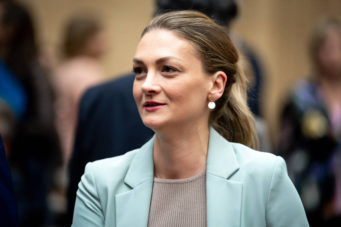 Spricht sich für gezielten Einsatz von Antibiotika aus: Die bayerische Gesundheitsministerin Judith Gerlach (CDU). / © Imago Images/Political-Moments