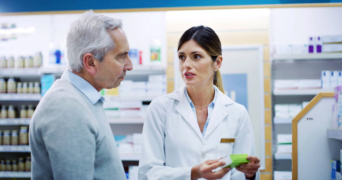 Die pDL »Pharmazeutische Betreuung bei oraler Antitumortherapie« bietet den geeigneten Rahmen für eine intensive Beratung. / © Shutterstock/PeopleImages