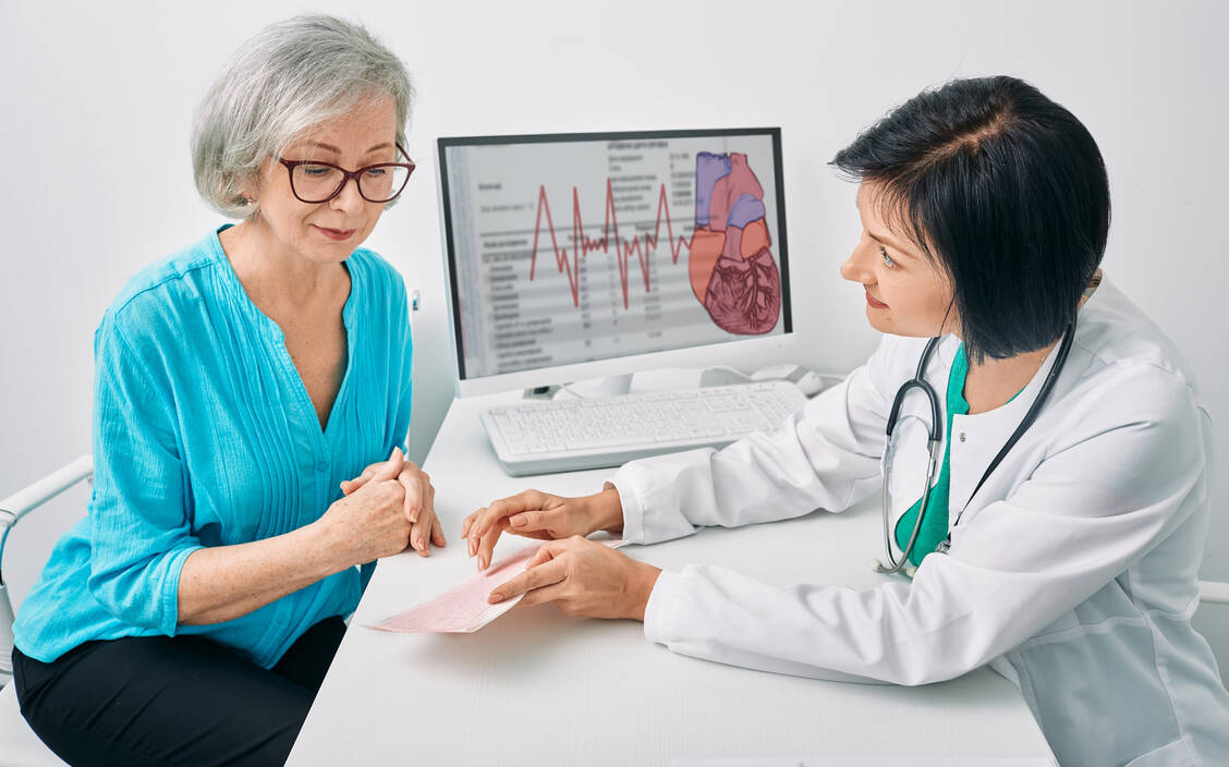 Anhaltende Herzrhythmusstörungen müssen immer ärztlich abgeklärt werden. / Foto: Adobe Stock/Peakstock