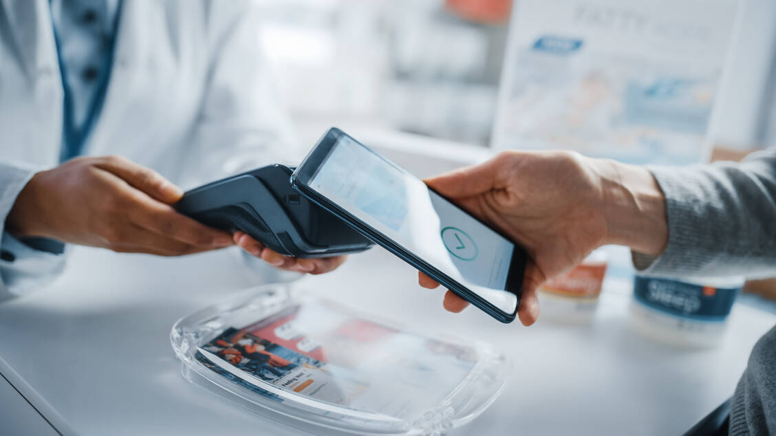 Das E-Rezept hat Priorität. Aber später wollen die »E-Rezept-Enthusiasten« die Digitalisierung im Gesundheitswesen insgesamt voranbringen. / Foto: Adobe Stock/Gorodenkoff Productions OU