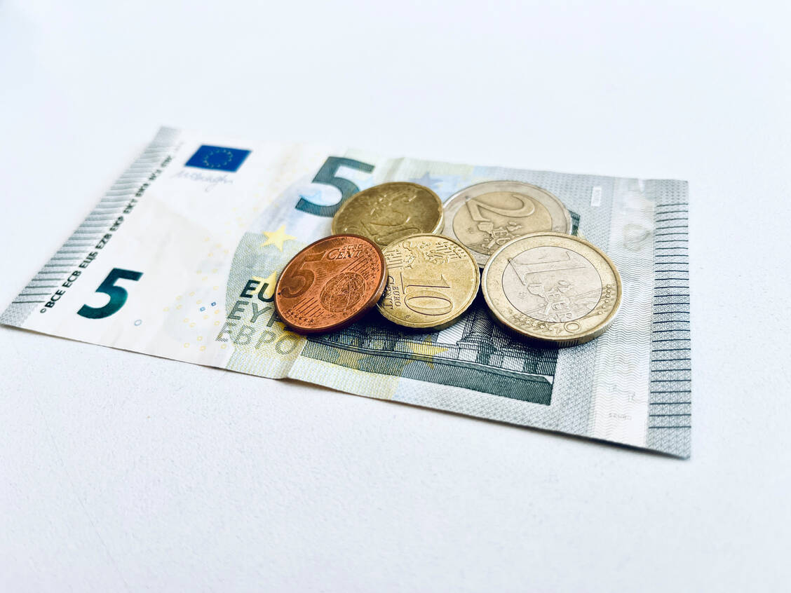 8,35 Euro pro Rx-Packung – das Fixum ist seit Jahren nicht gestiegen. / © PZ