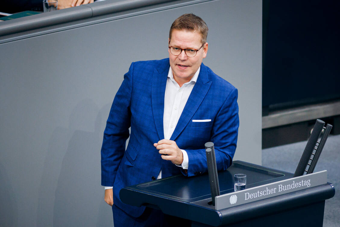 »Der nächste Bundesgesundheitsminister wäre gut beraten, die Entwicklung engmaschig zu verfolgen und nachzujustieren, falls ein Ungleichgewicht entstehen sollte«, so Tino Sorge, gesundheitspolitischer Sprecher der Unionsfraktion (hier ein Archivbild). / © IMAGO/photothek.de