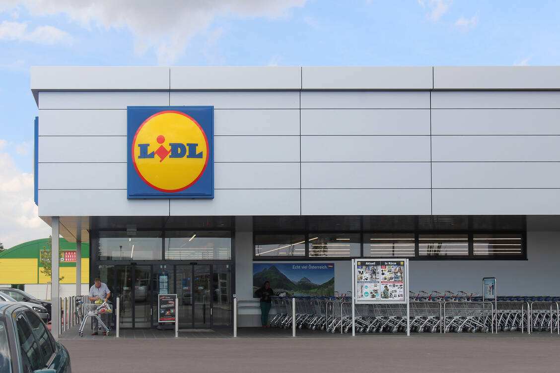 Laut einem Medienbericht plant der Discounter den Einstieg in den OTC-Versandhandel. / © ttatty