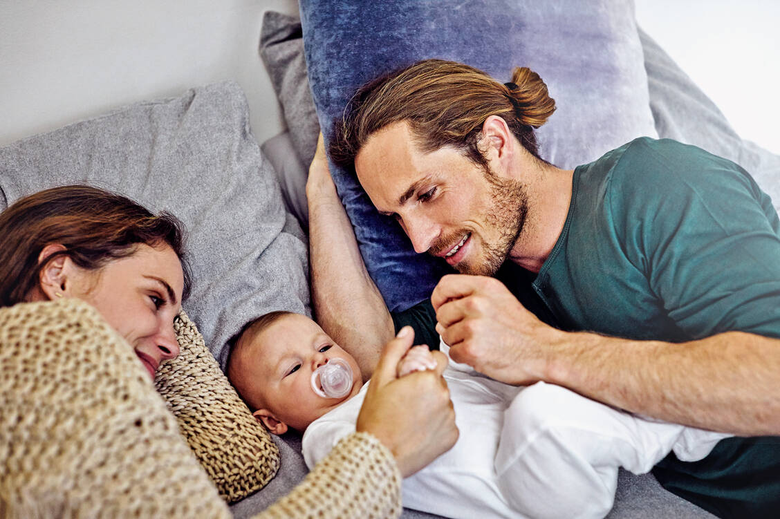 Um die Masern in den Griff zu bekommen, müssen nicht nur die Kinder, sondern vor allem auch die Eltern geimpft werden. / Foto: iStock/kupicoo