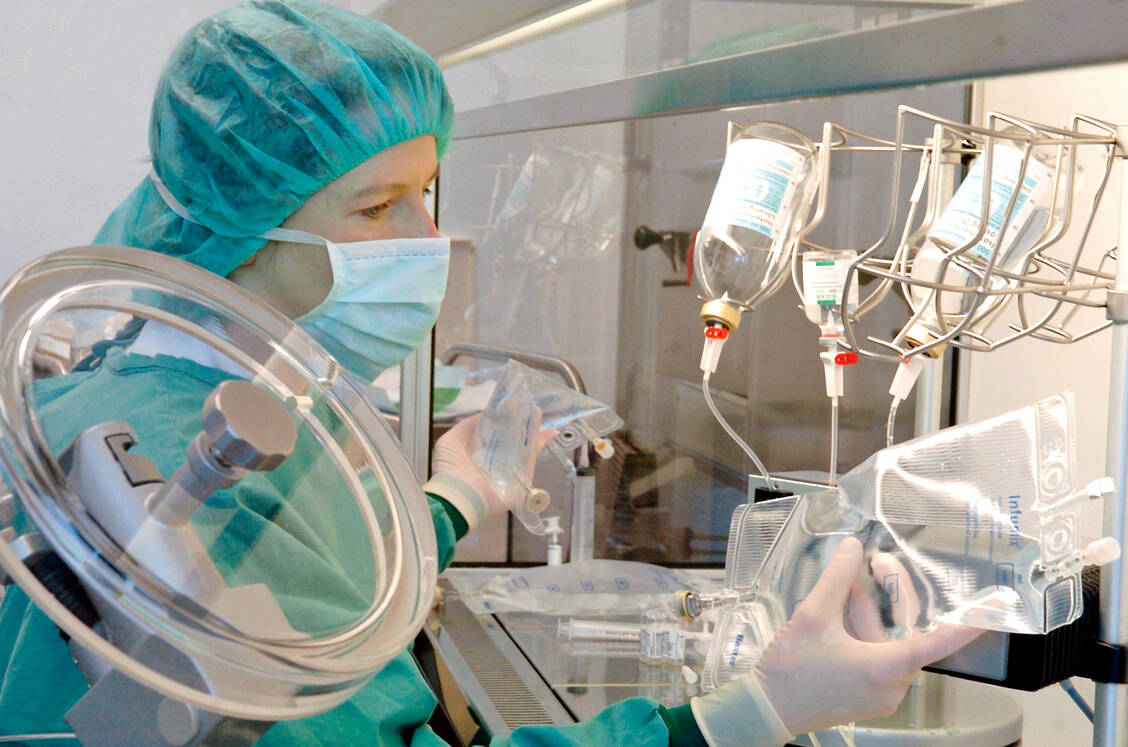 Die Preisbildung  für in den Apotheken hergestellte Zytostatika basiert auf komplexen Vertragsregelungen zwischen dem Spitzenverband der Gesetzlichen Krankenversicherung und dem Deutschen Apothekerverband. / Foto: picture-alliance/ZB