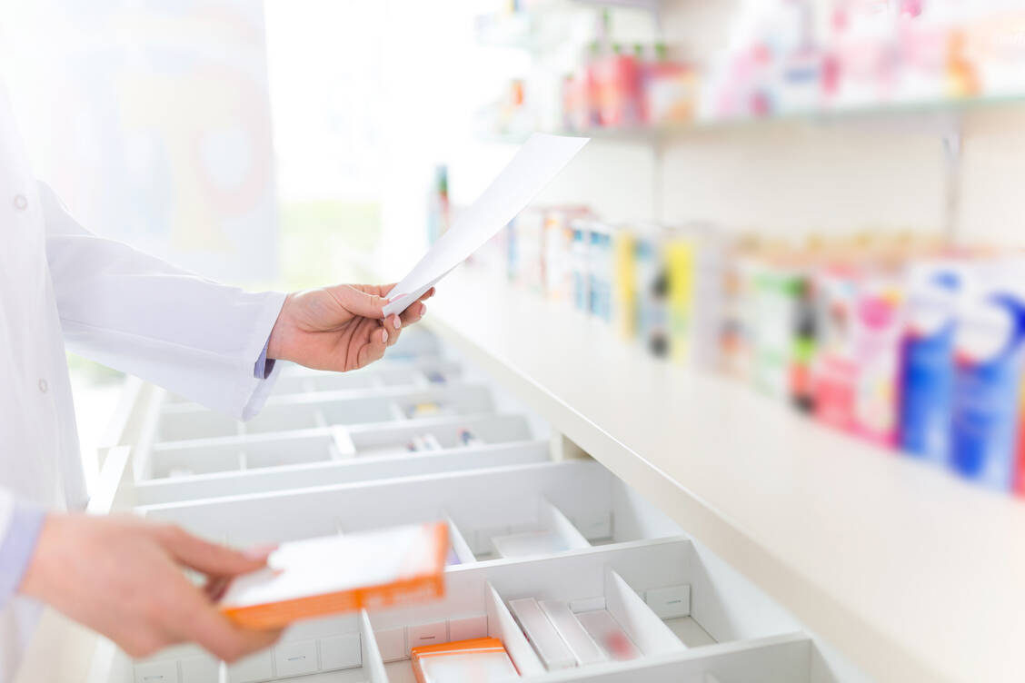 Nicht vorrätig, nicht lieferbar – das sorgt sowohl bei den Patienten als auch bei den Apotheken für großen Unmut und Mehraufwand. Umso wichtiger sind flexible Möglichkeiten, ein passendes Ersatzpräparat so schnell wie möglich anbieten zu können. / Foto: Adobe Stock/pikselstock