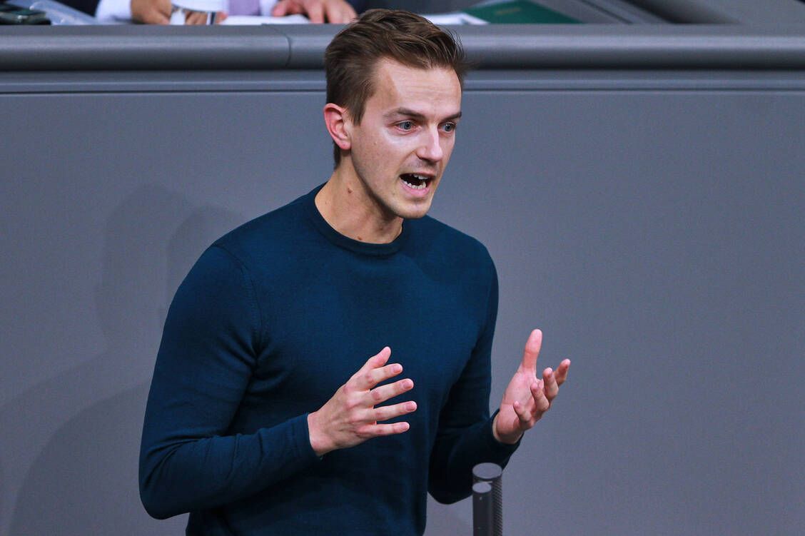 Der Bundestagsabgeordnete Matthias Mieves (SPD) fordert verlässliche Daten und transparente Quellen bei der KI-Nutzung im Gesundheitswesen. / © Imago Images/dts Nachrichtenagentur