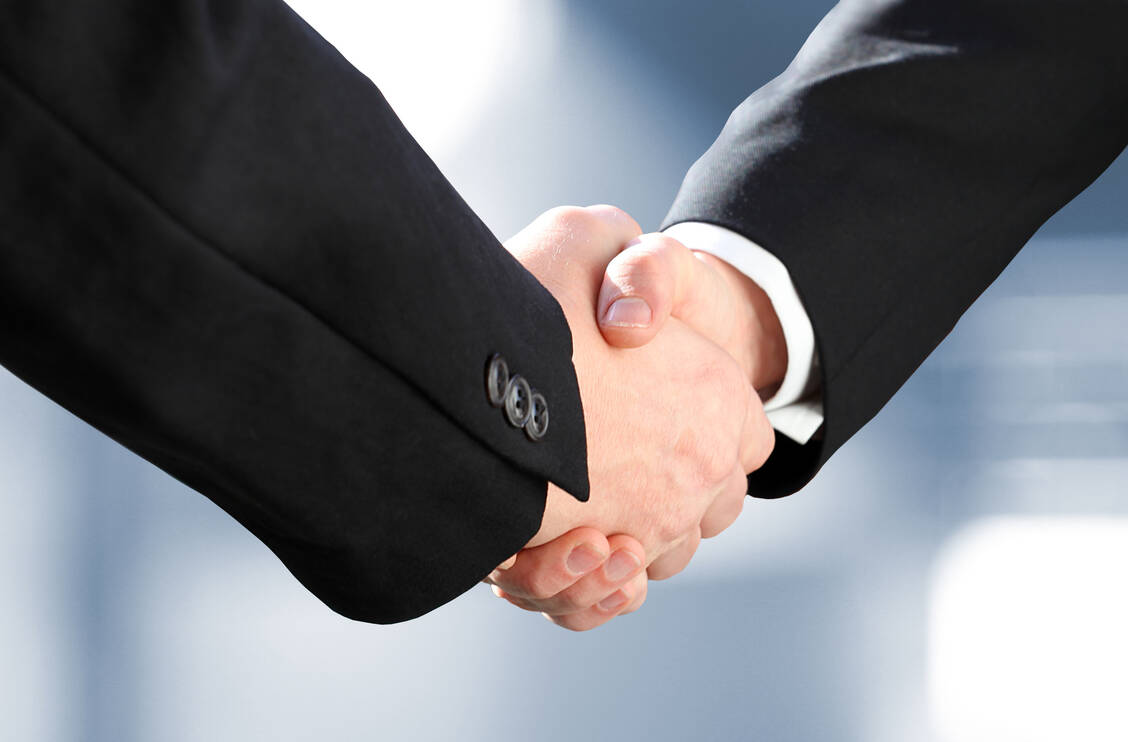 Die EU-Wettbewerbshüter machen den Weg frei für das OTC- Gemeinschaftsunternehmen von Glaxo-Smith-Kline und Pfizer.  / Foto: Fotolia/Reicher