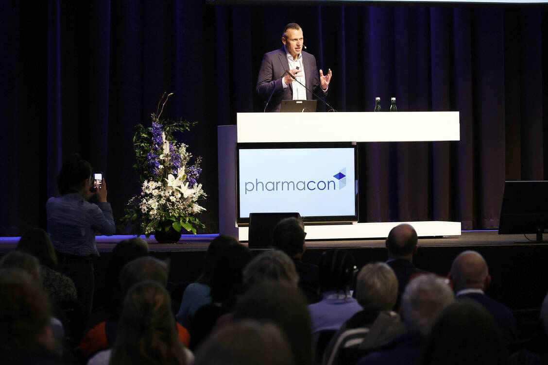 Professor Dr. Martin Smollich beim Pharmacon-Kongress in Schladming / © PZ/Alois Müller